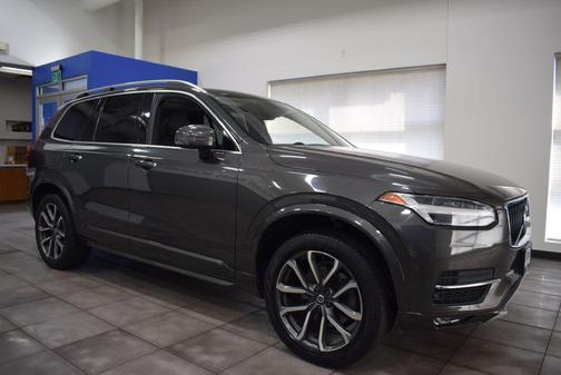 2018 Volvo XC90 T5 Momentum