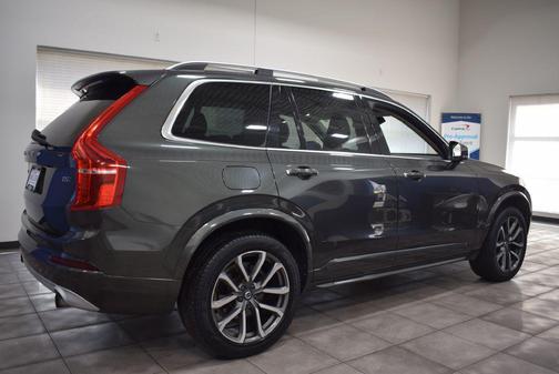 2018 Volvo XC90 T5 Momentum