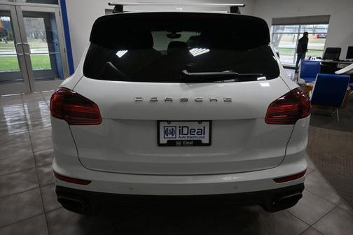 WHITE 2018 Porsche Cayenne Platinum Edition