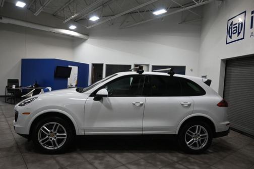 WHITE 2018 Porsche Cayenne Platinum Edition