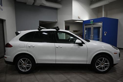 WHITE 2018 Porsche Cayenne Platinum Edition