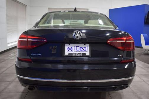 2018 Volkswagen Passat 2.0T R-Line