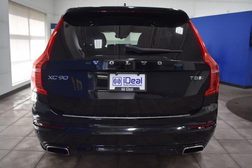 2017 Volvo XC90 T5 R-Design