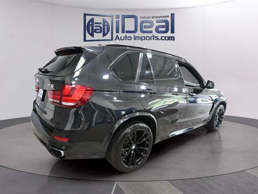 Black Sapphire Metallic 2018 BMW X5 xDrive50i