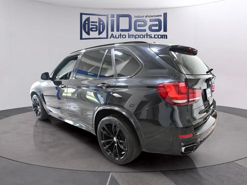 Black Sapphire Metallic 2018 BMW X5 xDrive50i