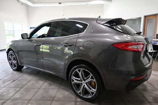 Grigio Maratea Metallescent 2019 Maserati Levante GTS
