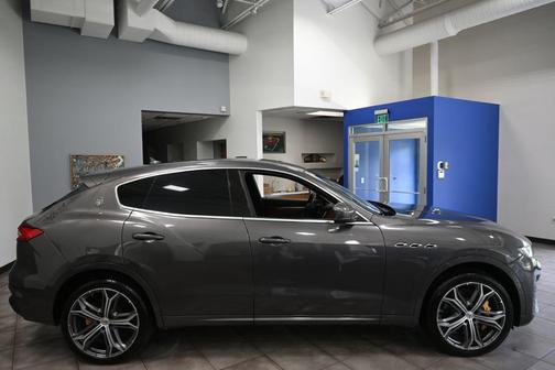 Grigio Maratea Metallescent 2019 Maserati Levante GTS