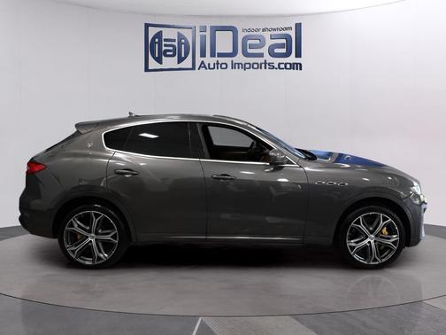 Grigio Maratea Metallescent 2019 Maserati Levante GTS