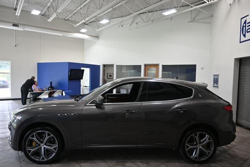 Grigio Maratea Metallescent 2019 Maserati Levante GTS