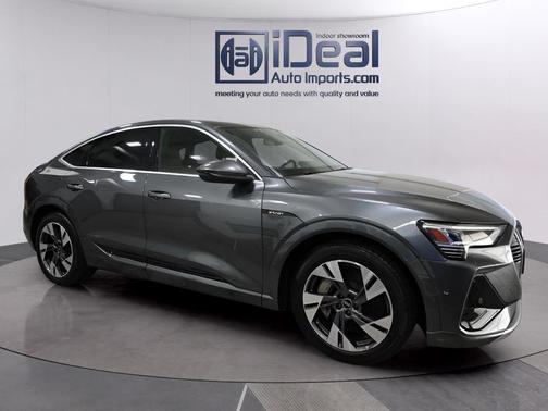 Daytona Gray Pearl Effect 2022 Audi e-tron Sportback S line Prestige