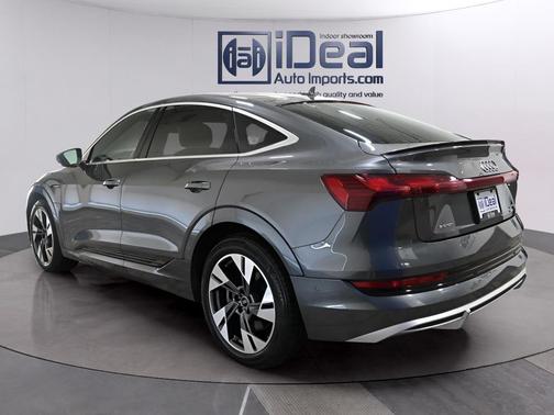 Daytona Gray Pearl Effect 2022 Audi e-tron Sportback S line Prestige