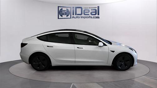 Pearl White Multi-Coat 2022 Tesla Model 3 Long Range