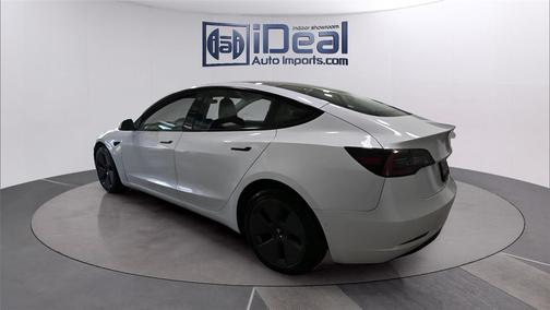 Pearl White Multi-Coat 2022 Tesla Model 3 Long Range