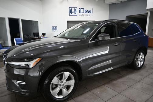 2022 Volvo XC60 B5 Momentum