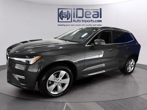 GRAY 2022 Volvo XC60 B5 Momentum