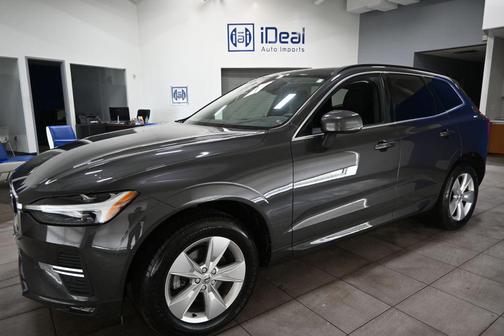 2022 Volvo XC60 B5 MOMENTUM