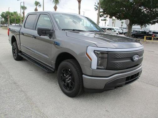 2025 Ford F-150 Lightning XLT