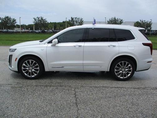 2022 Cadillac XT6 Premium Luxury FWD