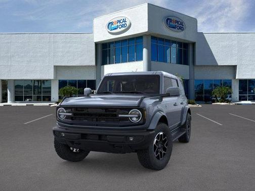 Azure Gray Metallic Tri-Coat 2025 Ford Bronco Outer Banks