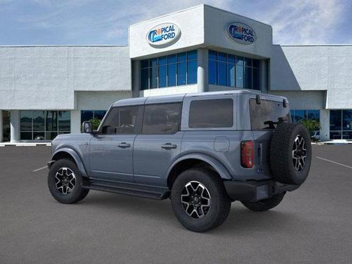 Azure Gray Metallic Tri-Coat 2025 Ford Bronco Outer Banks