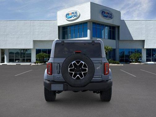 Azure Gray Metallic Tri-Coat 2025 Ford Bronco Outer Banks