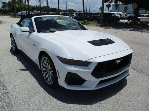 Oxford White 2025 Ford Mustang GT Premium