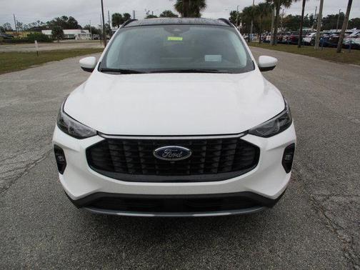 2025 Ford Escape Platinum