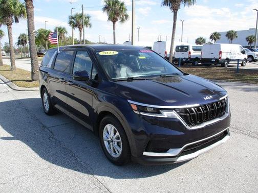 2024 Kia Carnival LX