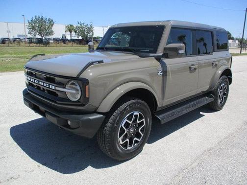 2025 Ford Bronco Outer Banks