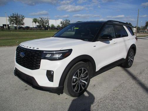 2025 Ford Explorer ST-Line