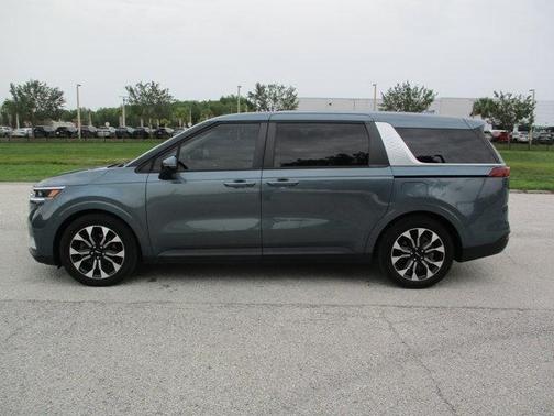 2022 Kia Carnival EX