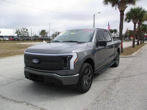 2025 Ford F-150 Lightning Flash