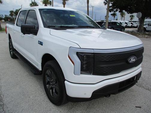 2025 Ford F-150 Lightning Flash