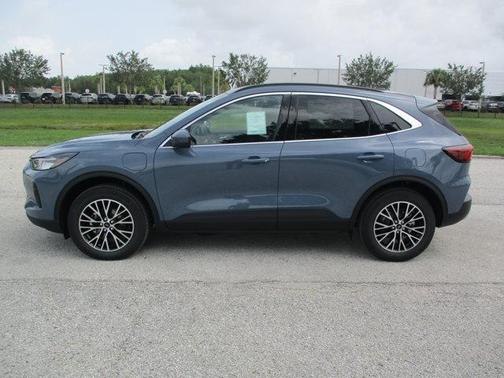 2025 Ford Escape PHEV Base