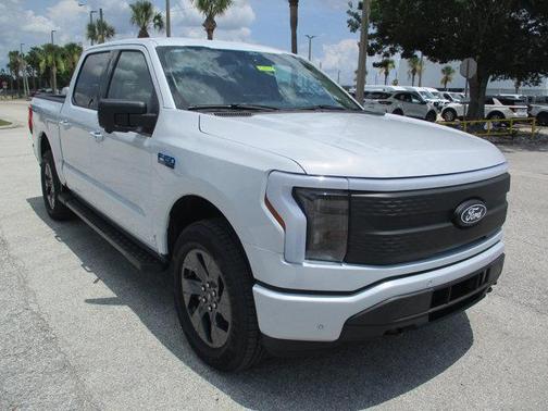 2025 Ford F-150 Lightning Flash