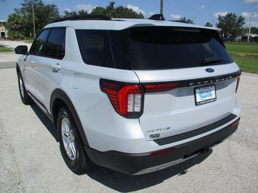 2025 Ford Explorer Active