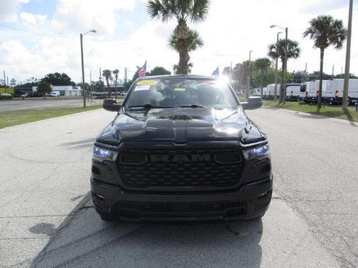 Diamond Black Crystal Pearlcoat 2025 RAM 1500 Tradesman