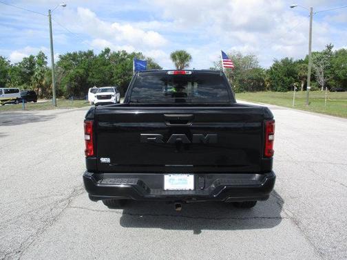 Diamond Black Crystal Pearlcoat 2025 RAM 1500 Tradesman
