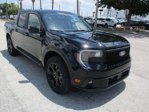 2025 Ford Maverick Lobo Standard