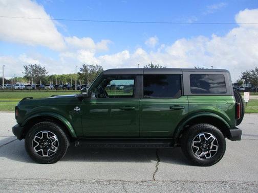 2025 Ford Bronco Outer Banks