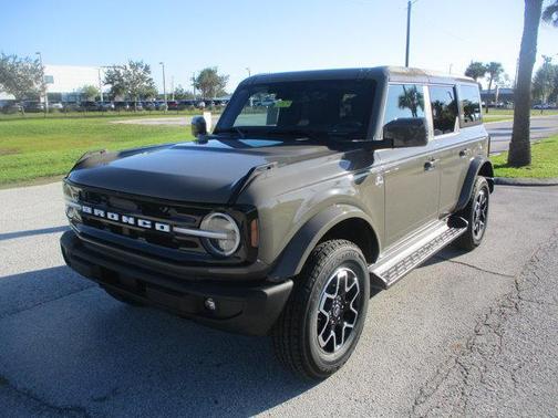 2025 Ford Bronco Outer Banks