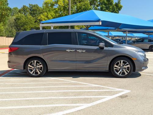 2023 Honda Odyssey 