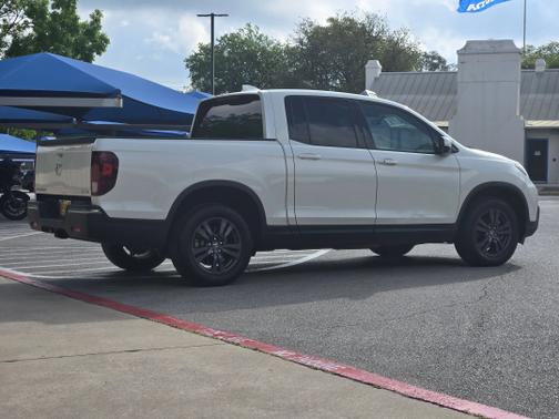 White Diamond Pearl 2019 Honda Ridgeline
