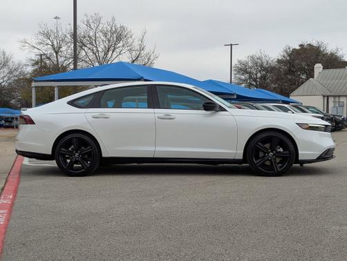 2025 Honda Accord Hybrid 