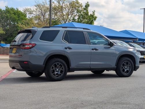 Sonic Gray Pearl 2024 Honda Pilot