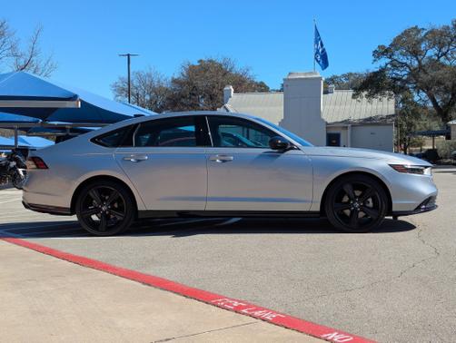 2025 Honda Accord Hybrid 