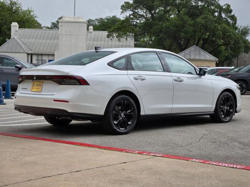 Platinum White Pearl 2025 Honda Accord