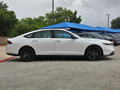 Platinum White Pearl 2025 Honda Accord