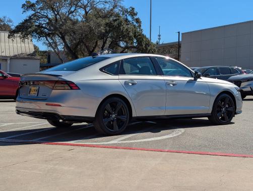 2025 Honda Accord Hybrid 
