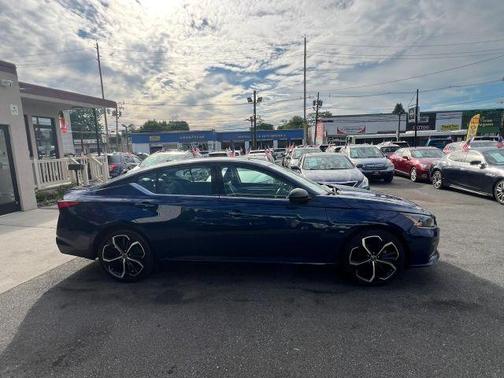 Deep Blue Pearl 2024 Nissan Altima 2.5 SR